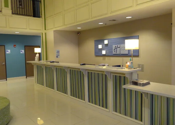 Holiday Inn Express Hotel Kansas City - Bonner Springs By Ihg